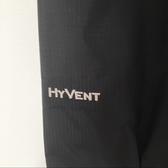 Northface Rain Jacket Like New - Picture 5 of 7